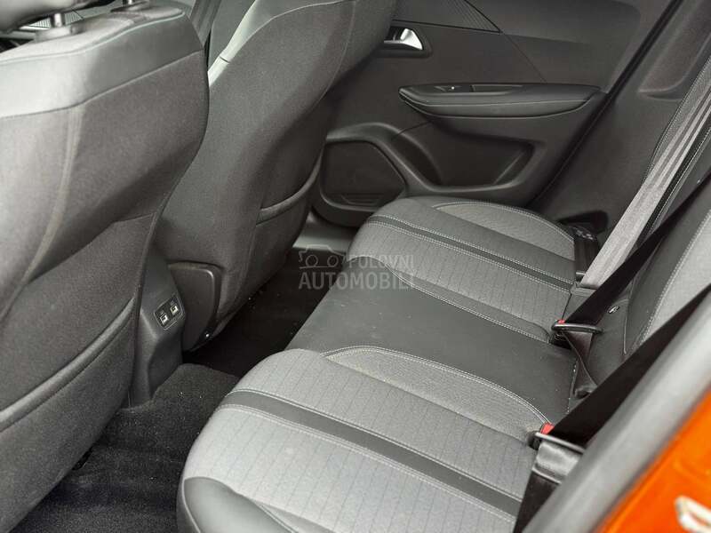 Peugeot 2008 1.5 / A/T / ALLURE