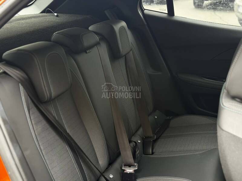 Peugeot 2008 1.5 / A/T / ALLURE