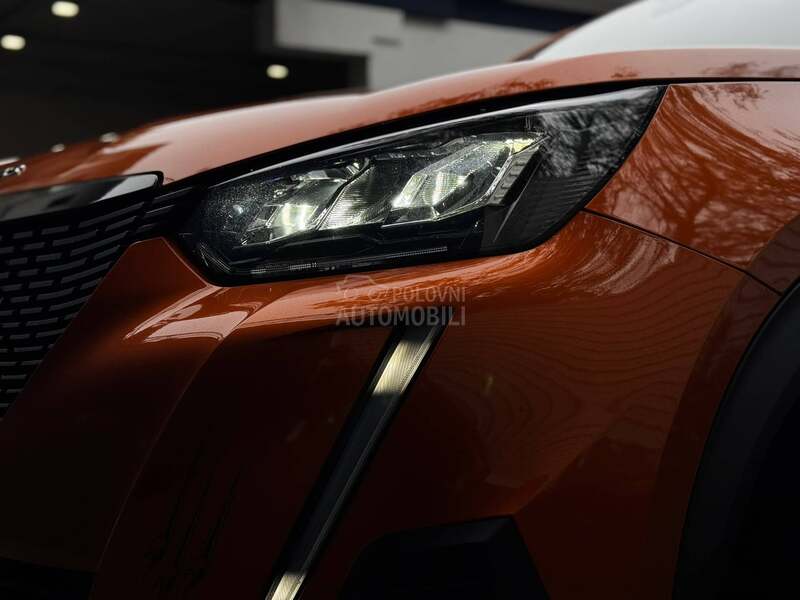 Peugeot 2008 1.5 / A/T / ALLURE