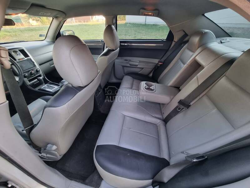 Chrysler 300C 3.5 V6 reg.god
