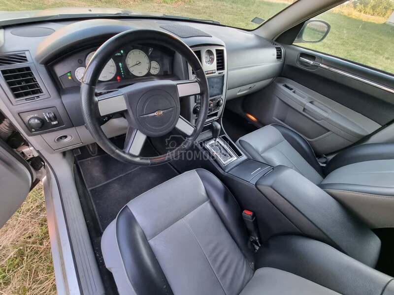 Chrysler 300C 3.5 V6 reg.god