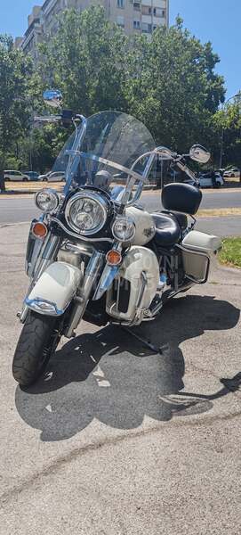Harley Davidson Road King Police