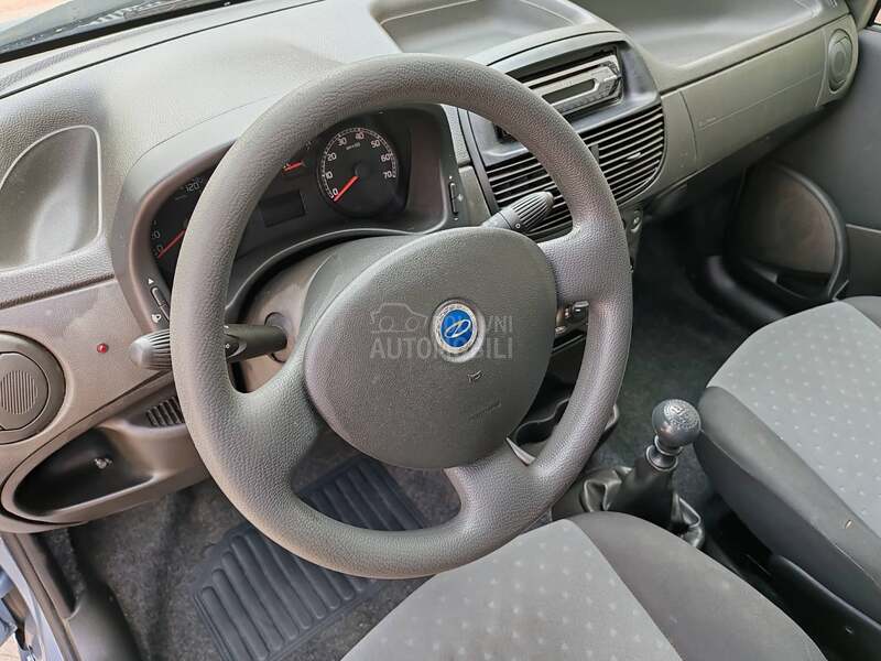 Fiat Punto 1.2 8v