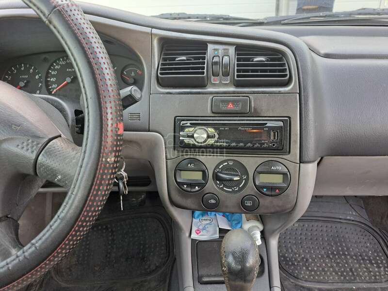 Nissan Primera 