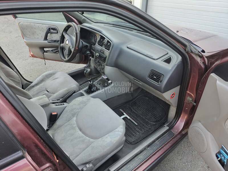 Nissan Primera 