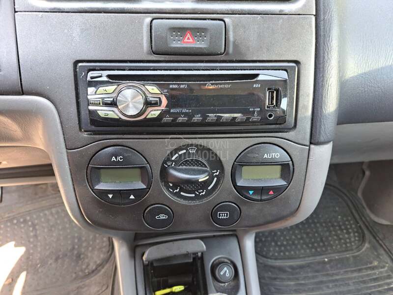 Nissan Primera 