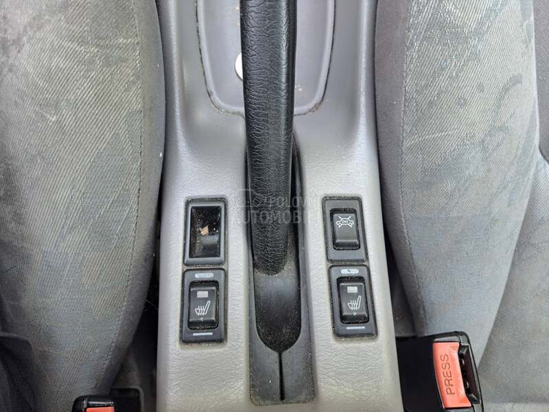 Nissan Primera 