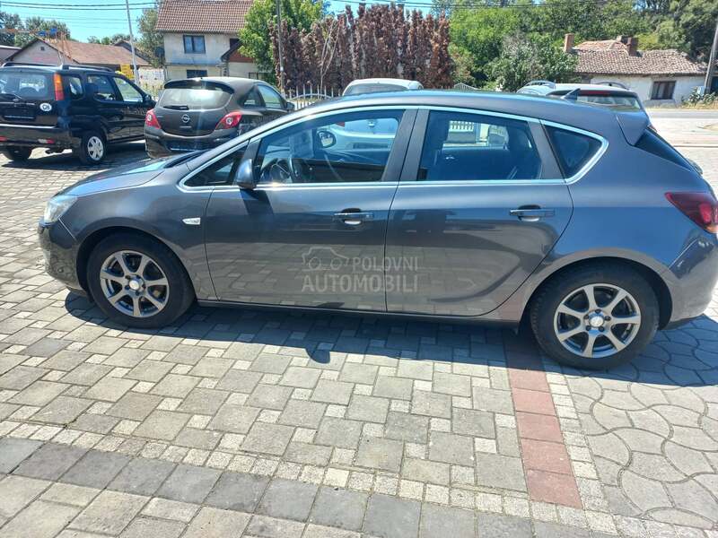 Opel Astra J 1600t