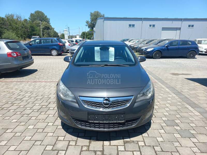 Opel Astra J 1600t