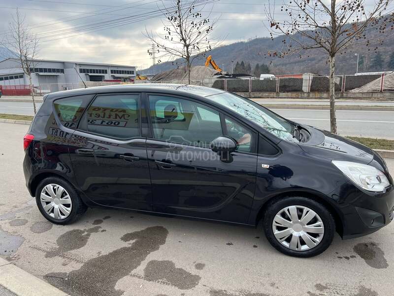 Opel Meriva B 1.4 /COSMO/ CH