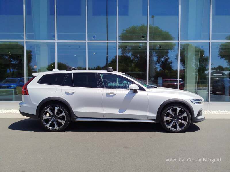 Volvo V60 Cross Country 2.0 B4 ULTIMATE AWD