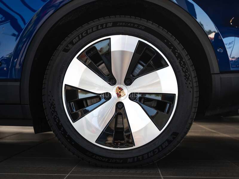 Porsche Macan 4 Electric