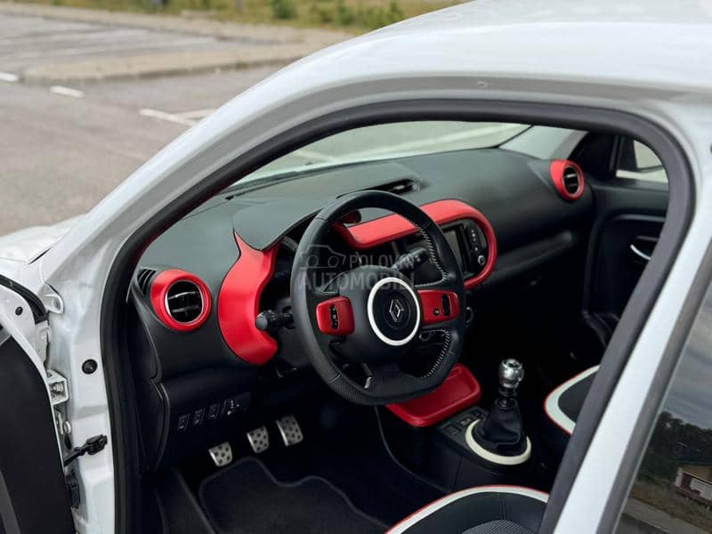 Renault Twingo Svajcarska