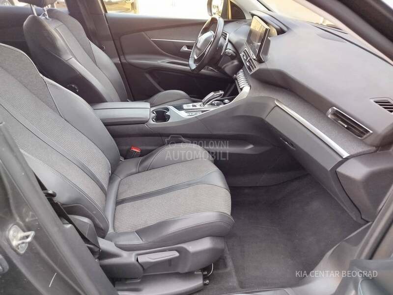 Peugeot 3008 1.2 ALLURE A/T