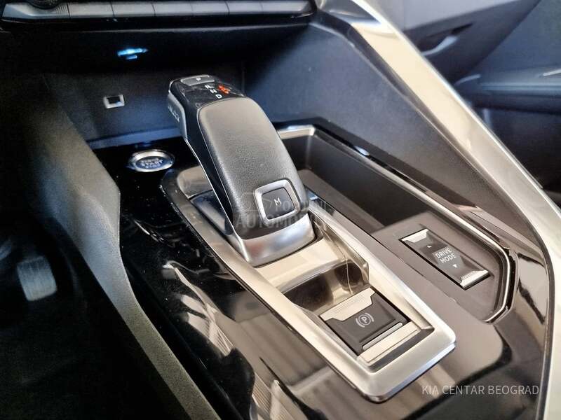 Peugeot 3008 1.2 ALLURE A/T