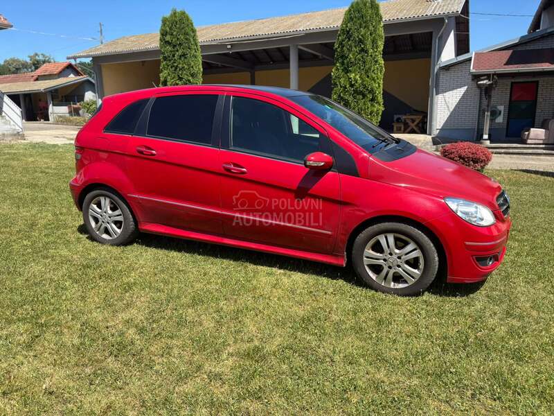 Mercedes Benz B 200 