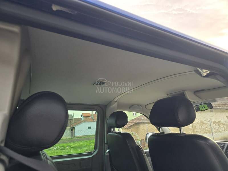 Volkswagen Transporter T5 2.5 TDI//KOMBINOVAN//