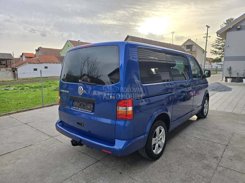 Volkswagen Transporter T5 2.5 TDI//KOMBINOVAN//