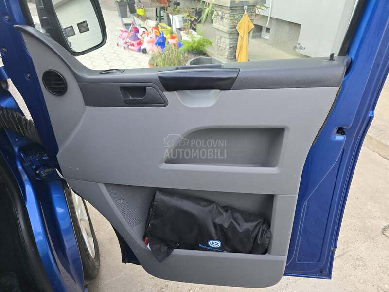 Volkswagen Transporter T5 2.5 TDI//KOMBINOVAN//