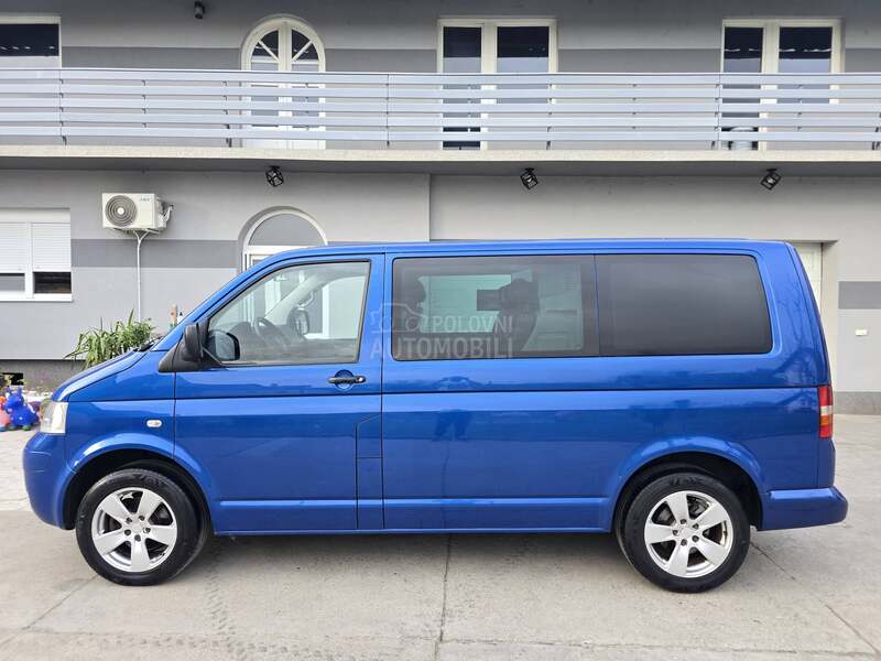 Volkswagen Transporter T5 2.5 TDI//KOMBINOVAN//