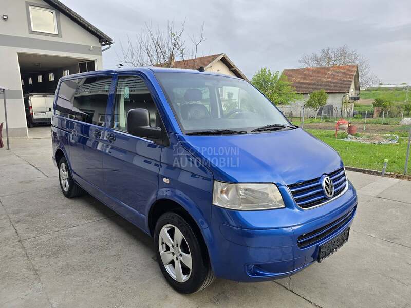 Volkswagen Transporter T5 2.5 TDI//KOMBINOVAN//