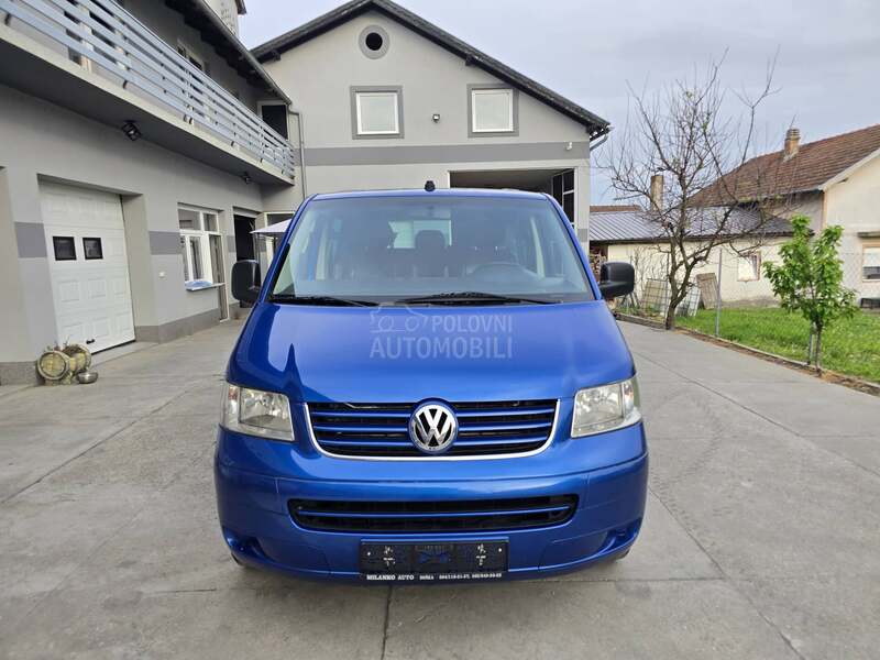 Volkswagen Transporter T5 2.5 TDI//KOMBINOVAN//