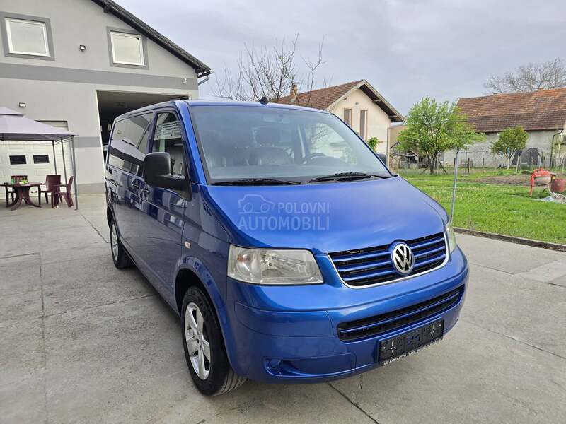 Volkswagen Transporter T5 2.5 TDI//KOMBINOVAN//