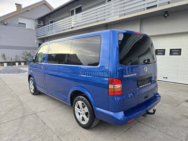 Volkswagen Transporter T5 2.5 TDI//KOMBINOVAN//