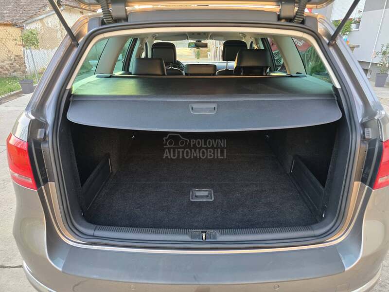 Volkswagen Passat B7 2.0 TDI//HIGHLINE//