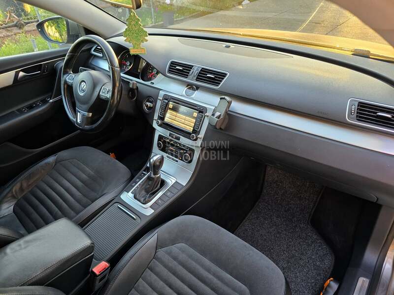 Volkswagen Passat B7 2.0 TDI//HIGHLINE//