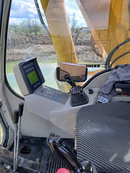 Liebherr 916