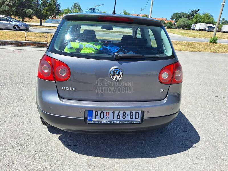 Volkswagen Golf 5 1.6 8V