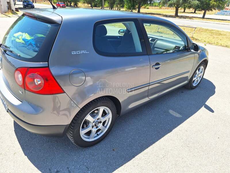 Volkswagen Golf 5 1.6 8V