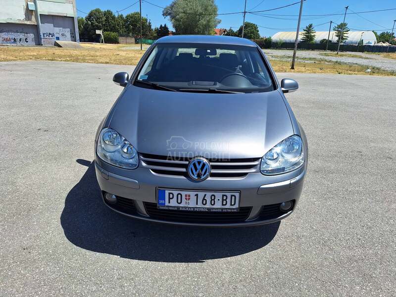 Volkswagen Golf 5 1.6 8V