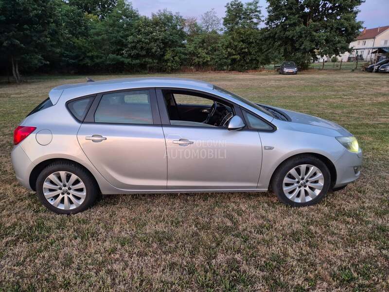 Opel Astra J 1.6
