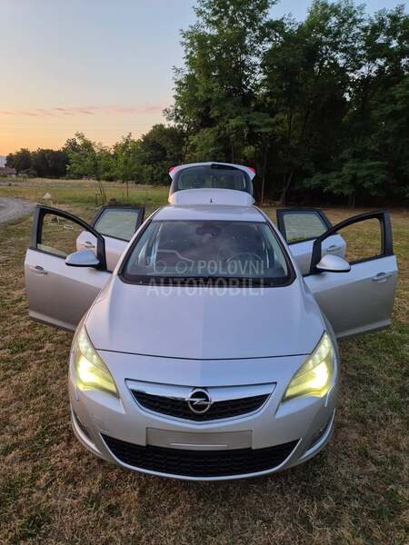 Opel Astra J 1.6