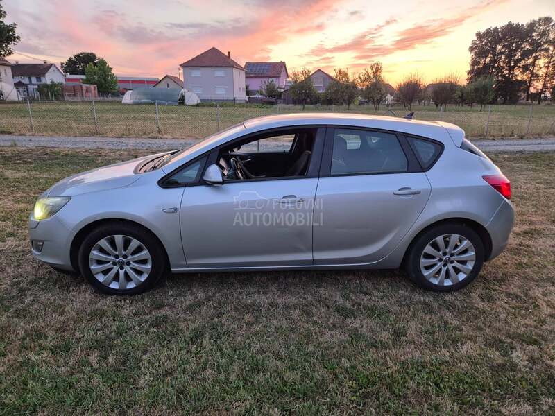 Opel Astra J 1.6