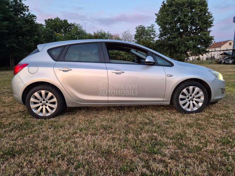 Opel Astra J 1.6