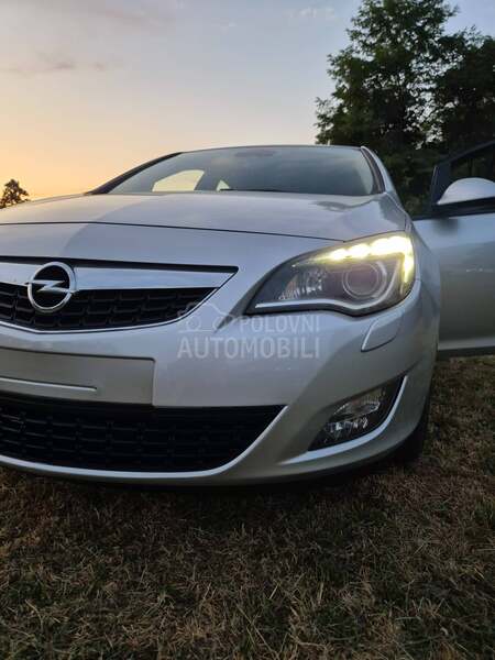 Opel Astra J 1.6