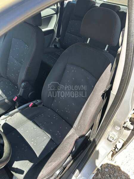 Mazda 2 1.4 2005. god. -  kompletan auto u delovima