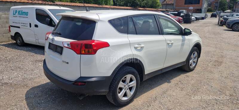 Toyota RAV 4 2.0d4d perla