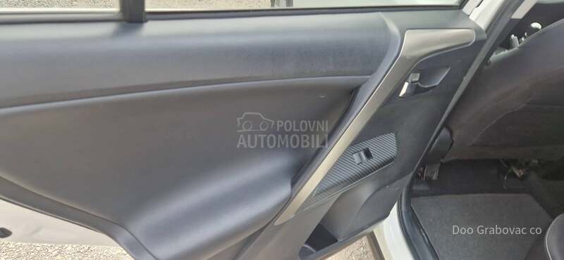 Toyota RAV 4 2.0d4d perla