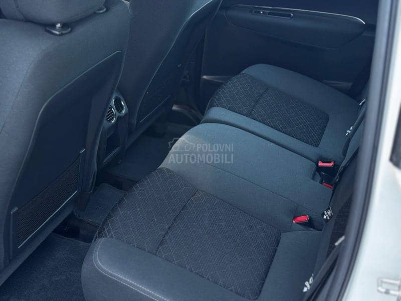 Peugeot 3008 1.6 HDI NAVY ALLURE Peugeot 3008 1.6 HDI NAVY ALLURE