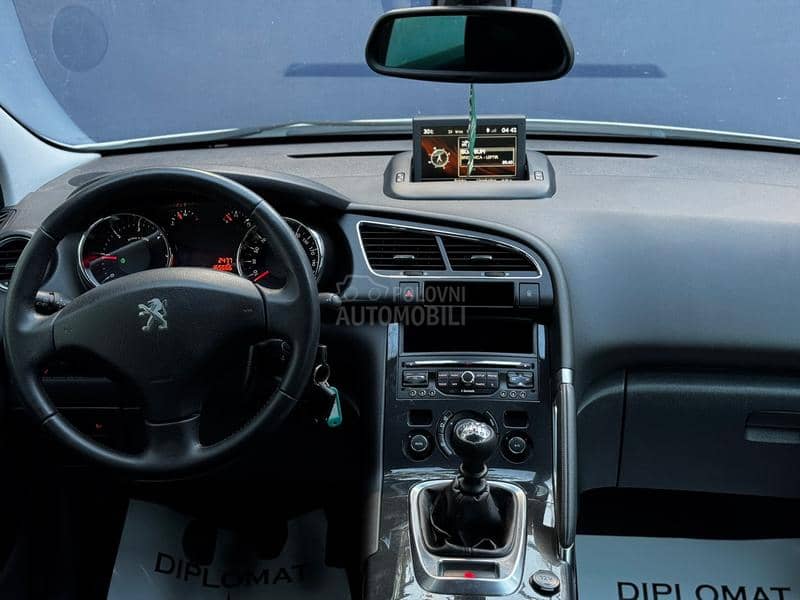 Peugeot 3008 1.6 HDI NAVY ALLURE Peugeot 3008 1.6 HDI NAVY ALLURE