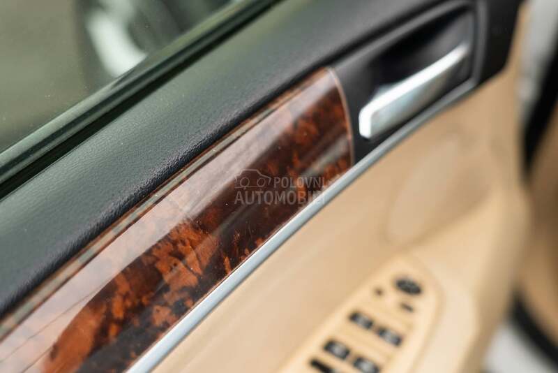 BMW X5 4.8i 7sed Pano