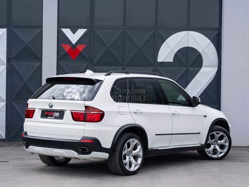 BMW X5 4.8i 7sed Pano