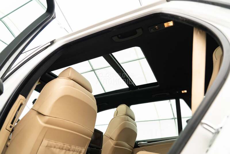 BMW X5 4.8i 7sed Pano
