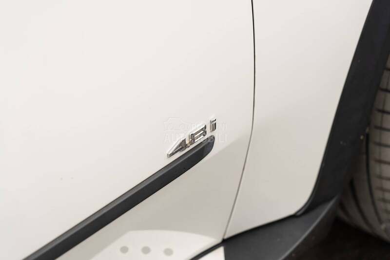 BMW X5 4.8i 7sed Pano