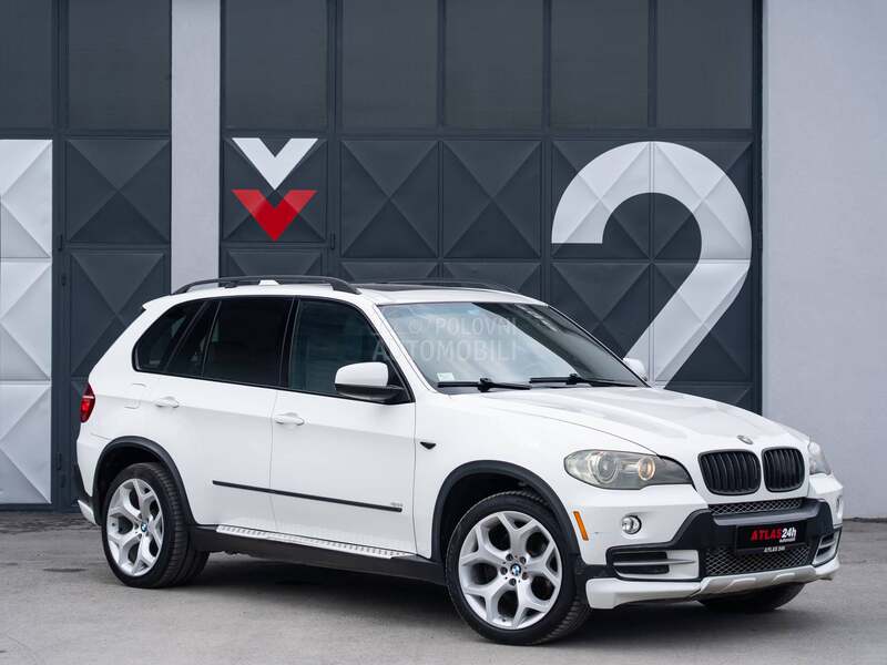 BMW X5 4.8i 7sed Pano