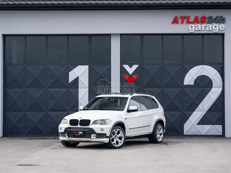 BMW X5 4.8i 7sed Pano